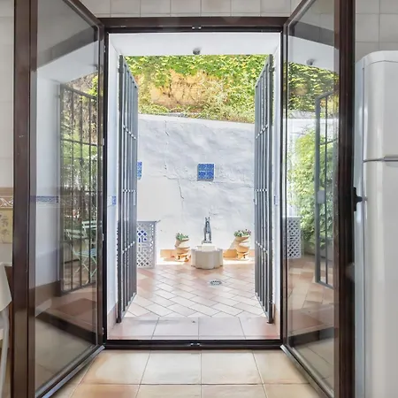 Santa Ana Free Parking Center *