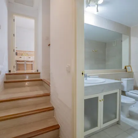 Santa Ana Free Parking Center קורדובה