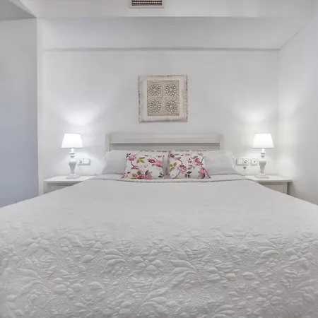 Santa Ana Free Parking Center *