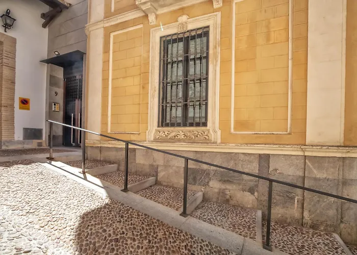 Santa Ana Free Parking Center *