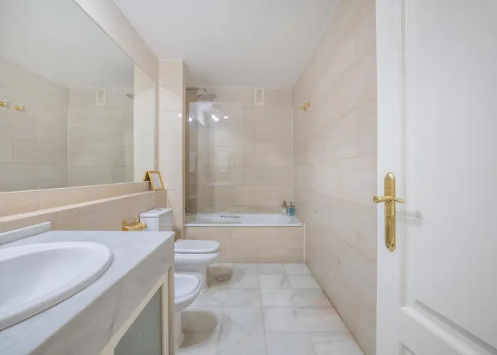 Santa Ana Free Parking Center 公寓