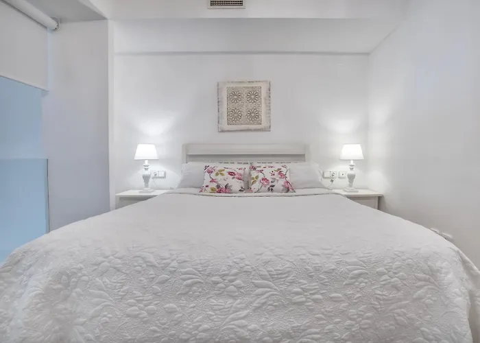 Santa Ana Free Parking Center *