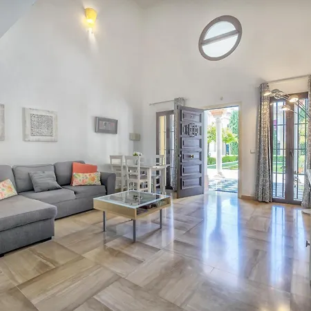 Santa Ana Free Parking Center *