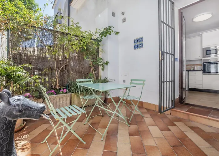 Santa Ana Free Parking Center