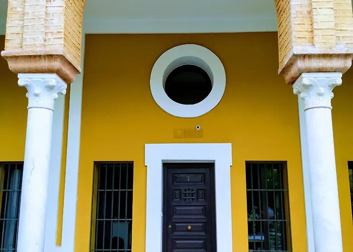 Апартаменты Santa Ana Free Parking Center