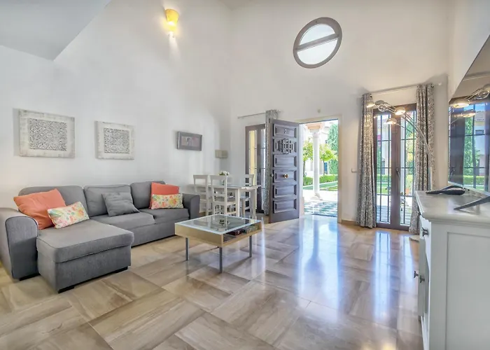 Santa Ana Free Parking Center *